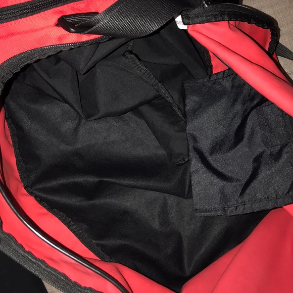 Nike small Nike duffle  bag - Picture 2 of 5